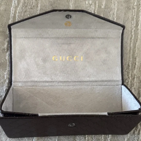 Gucci Tortoiseshell Sunglasses with Pink Accents - Picture 8 of 10